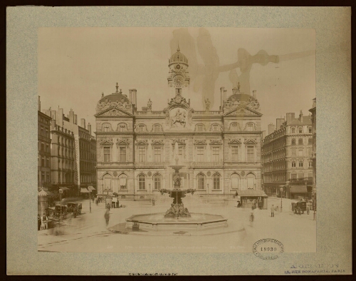 Lyon. L'Hôtel de ville, façade de la Place des Terreaux