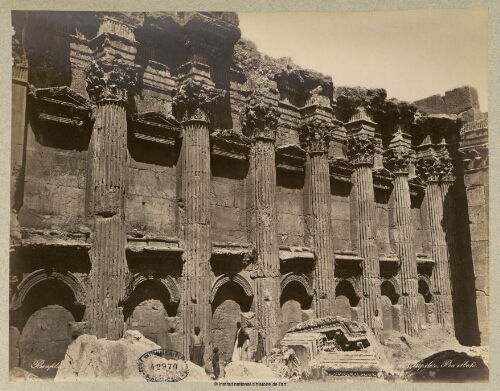 Intérieur du temple de Jupiter. Baalbek