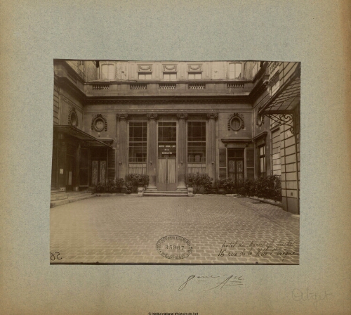 Hôtel du Maréchal Suchet, 16 Rue de la Ville l'Evêque