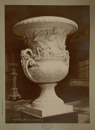 Versailles (vase par Lehongre) [Musée du Trocadéro]