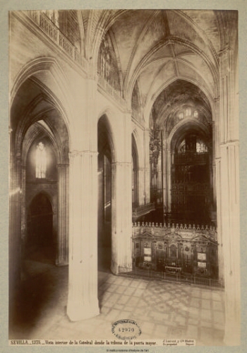 Sevilla. Vista interior de la catedral desde la tribuna de la puerta mayor