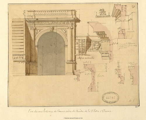 L'un des arcs latéraux de l'avant-scène du Théâtre de la Pilotta à Parme
