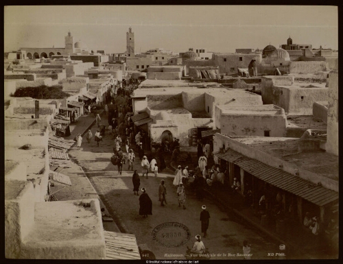 Kairouan. Vue générale de la Rue Saussier