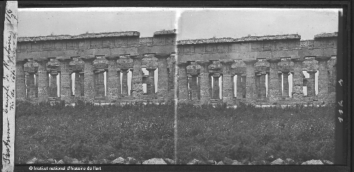 Paestum. Temple de Neptune vu de côté