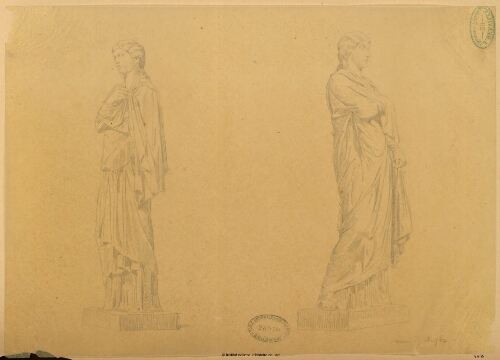 Musée de Naples [: deux statues de femmes drapées]