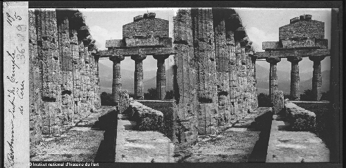Paestum. Int[érieur] du temple de Cérès