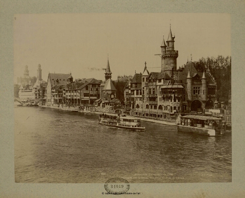 Exposition Universelle de 1900. Perspective sur la Seine, vue prise du Pont de l'Alma