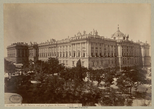 Madrid. El Palacio real por la plaza de Oriente