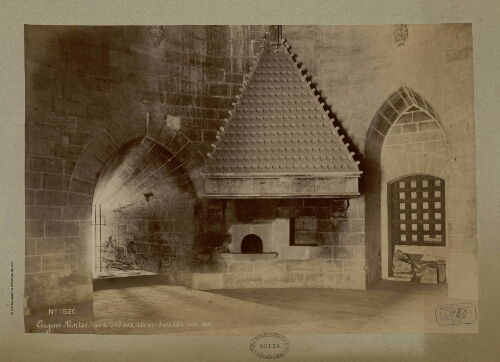 Aigues-Mortes, Tour de Constance, intérieur d'une salle (mars 1888)