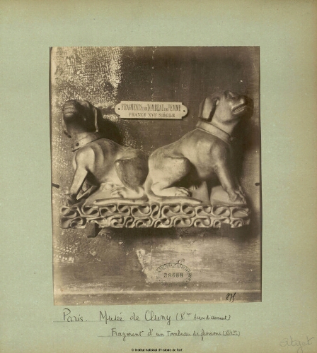 Paris, Musée de Cluny, Fragment d'un tombeau de femme XVIème siècle
