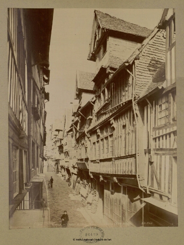 Lisieux. Vieilles maisons de la rues aux Fèves (XVIème siècle)