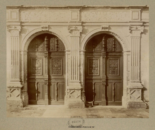 Château d'Azay le Rideau. Portes de la façade principale
