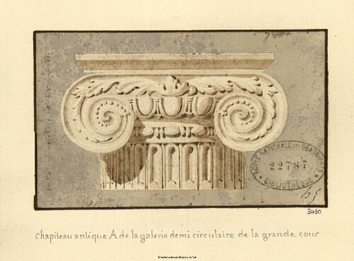 Chapiteau antique A de la galerie demi-circulaire de la grande cour