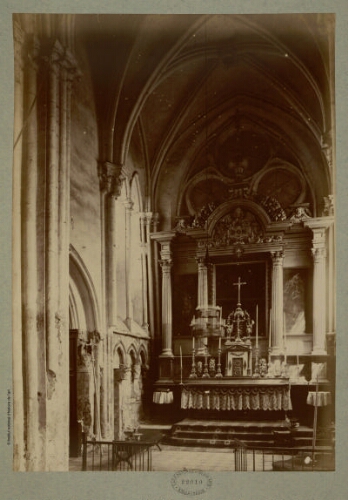 Intérieur de l'abside de [la Cathédrale] de Mantes