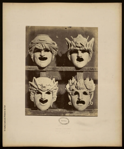 [Paris, Opéra Garnier, figures décoratives : 4 masques]