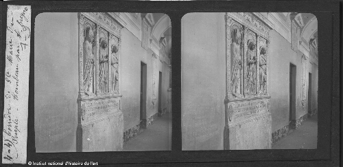 Corridor de Sainte Marie du Peuple. Tombeau par A. Bregno