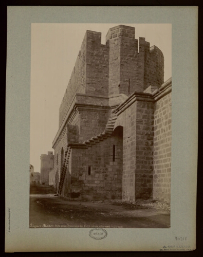 Aigues-Mortes, Porte prise à l'intérieur des fortifications, côté nord (mars 1888)