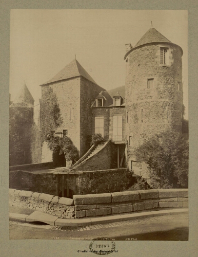 Château de Fougères. L'entrée